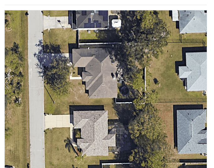 Aerial roof measurement view from satellite imagery — URBLD roofing software